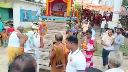 ବଡଚଣା: ଦଶରଥପୁର ବ୍ଲକର ଅନେକ ଅଞ୍ଚଳରେ ଭକ୍ତ ଗଣ ଜଗନ୍ନାଥଙ୍କ ଏହି ଉତ୍ସବକୁ ଖୁବ ଆଡ଼ମ୍ବର ସହକାରେ ପାଳନ କରୁଛନ୍ତି