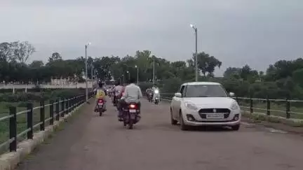 शहादा: कुकडेल पिंगाणे गावाला जोडणारा पुलावर अखेर ग्रामस्थांनीच बसविले पथदिवे , मस्तान ग्रुपचा स्तुत्य उपक्रम