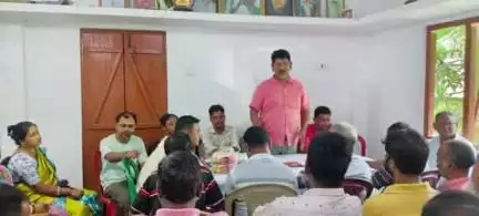 তুফানগঞ্জ ১: বলরামপুর বাজার তৃণমূলের দলীয় কার্যালয়ে আয়োজিত তৃনমূলের তরফে আলোচনা সভা