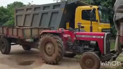 அரக்கோணம்: அசமந்தூரில் சட்டவிரோதமாக மண் கடத்தலுக்கு பயன்படுத்தப்பட்ட லாரி,ஜேசிபி இயந்திரம் மற்றும் டிராக்டர் பறிமுதல் போலீசார் நடவடிக்கை