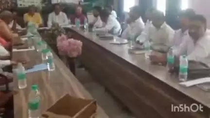 छौड़ाही: छौराही प्रखंड के सभागार में नवगठित 20 सूत्री की बैठक हुई, कई पदाधिकारी मौजूद रहे