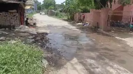 छपरा: थाना परिसर के पास कन्या विधालय के गेट पर गंदगी और गंदा पानी गिरने से परेशानी 
#jansamasya