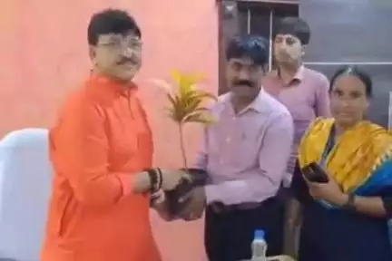 ఆర్మూర్: నందిపేట్ మండల ప్రజా పరిషత్ కార్యాలయంలో ఆయా శాఖల అధికారులతో సమీక్ష సమావేశం నిర్వహించిన ఎమ్మెల్యే రాకేష్ రెడ్డి