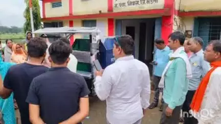 निवास: जनपद पंचायत निवास की निधि से ग्राम पंचायत पिपरिया में ई-रिक्शा कचरा गाड़ी का शुभारंभ