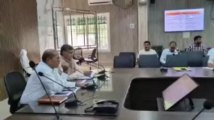 ज्ञानपुर: विशेष संचारी रोग नियंत्रण अभियान को लेकर मुख्य विकास अधिकारी ने की बैठक