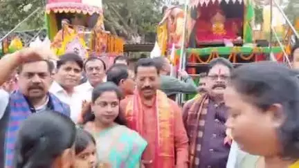 दंतेवाड़ा: किरन्दुल में आयोजित भगवान जगन्नाथ रथ यात्रा में उमड़ी भक्तों की भीड़