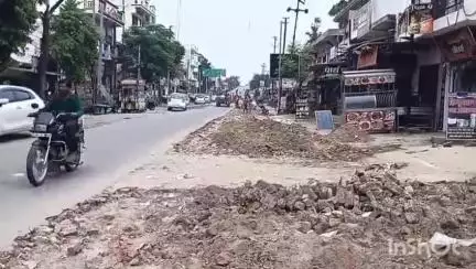 खतौली: मंसूरपुर के मिल रोड मार्ग पर सड़क निर्माण कार्य रोकने के बाद दुकानदार और कस्बे वासी परेशान,उठाई मांग #jansamsaya