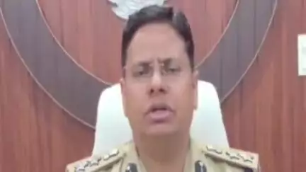 आज़मगढ़: एसपी हेमराज मीना ने त्योहारों पर दिए निर्देश, 10 फीट से ऊंची ताजिया नहीं होगी और डीजे निर्धारित डेसीबल से ज्यादा नहीं बजेंगे