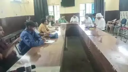 कैलारस: कैलारस जप रिसोर्स सेंटर में सभापति ने निर्माण समिति के साथ की बैठक, कार्य धरातल पर न होने की बात कही