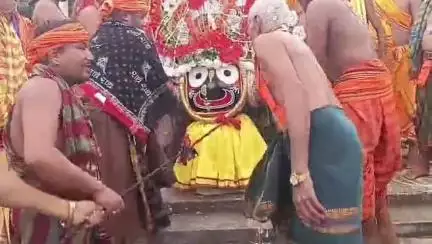 ଗୋପାଳପୁର: ଗୋପାଳପୁର ଜଗନ୍ନାଥ ମନ୍ଦିରରେ ହଜାର ହଜାର ଭକ୍ତଙ୍କ ଗହଣରେ ଅନୁଷ୍ଠିତ ହେଲା ଘୋଷଯାତ୍ରା