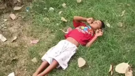 हसनपुरा: धनौती हाता गांव में कलयुगी मां ने अपने बच्चे को घर के पीछे फेंका, फरार, वीडियो वायरल