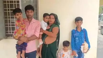 माधौगढ़: छौना मानपुरा गांव के दंपति ने उपजिलाधिकारी को शिकायती पत्र दिया, कहा- राशन कार्ड से बच्चों के नाम काट दिए गए