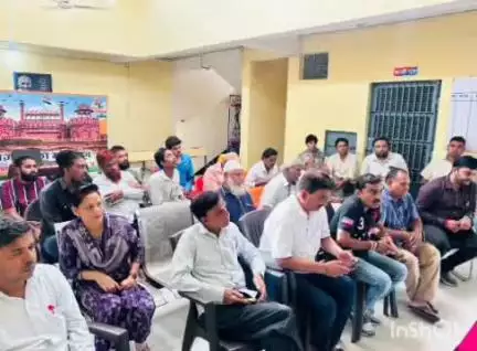 थांदला: आगामी त्योहारों को लेकर थांदला पुलिस थाना परिसर में शांति समिति की बैठक हुई आयोजित