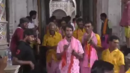 रायगढ़: रायगढ़ में धूमधाम से महाप्रभु जगन्नाथ की रथयात्रा निकली, ऐतिहासिक मंदिर में वैदिक मंत्रों के साथ आरूढ़ हुए महाप्रभु