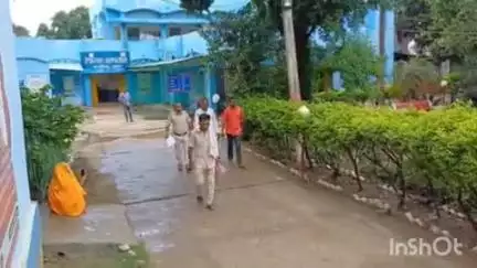 चान्दन: लहरनियां गांव से वारंटी पिता-पुत्र समेत तीन गिरफ्तार, बांका जेल भेजा गया