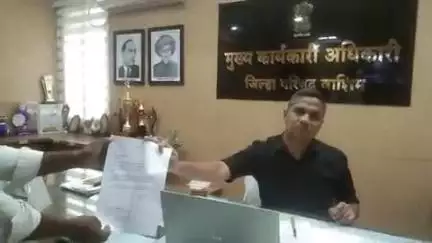 मालेगाव: मेडशी ग्रामपंचायतने नाली न केल्याने मुख्याधिकारी वाघमारे यांना भवानीवाले यांचे निवेदन # Jansamasya