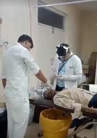 चूरू: रेलवे ओवरब्रिज निर्माण में मिट्टी धंसने से 3 मजदूर दबे, साथी मजदूरों ने तुरंत रेस्क्यू कर बाहर निकाला