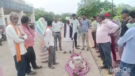 अशोक नगर: बरखेड़ा गांव: बेटे की कोर्ट मैरिज से नाराज़ लड़की के परिजनों ने लड़के के पिता को पीटा, अस्पताल में भर्ती