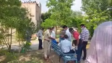 फतेहपुर: फतेहपुर शेखावाटी में 14 साल के बच्चे का कब्र से निकाला गया शव, मृतक के पिता ने हत्या का लगाया आरोप