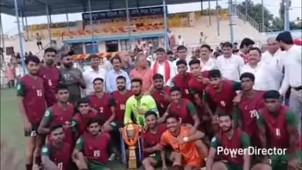 तेघरा: तेघड़ा के यमुना भगत स्टेडियम में पटना की टीम ने 72वां मोइनुल हक फुटबॉल कप जीता