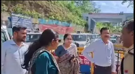 नरेन्द्रनगर: एसएसपी टेहरी और डीएम पहुंचे ग्राउंड जीरो पर, मुनीकृत इलाके में 2025 को आगामी कार्ड सकुशल संपन्न कराने को लेकर