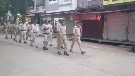 कालापीपल: मोहर्रम पर्व को लेकर पुलिस ने कालापीपल में निकाला फ्लैग मार्च, शांति से त्यौहार मनाने का दिया संदेश