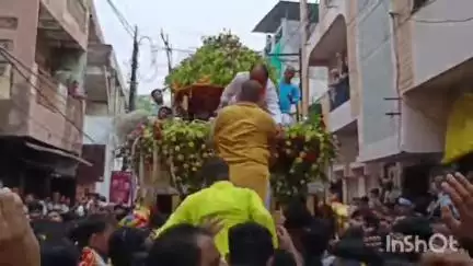 उज्जैन शहर: कांग्रेस प्रदेश अध्यक्ष जीतू पटवारी दानी गेट पर खाती चंद्रवंशी समाज की जगन्नाथ रथ यात्रा में शामिल हुए