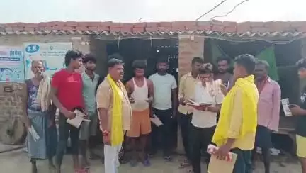 जगदीशपुर: 3 जुलाई को प्रशांत किशोर के जगदीशपुर कार्यक्रम के लिए संजय चंद्रवंशी ने कई गांवों में जनसंपर्क अभियान चलाया