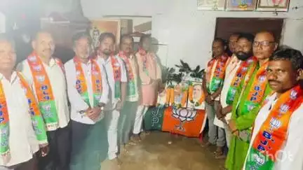 ଫୁଲବାଣୀ ସହର: ବିଜେପି କାର୍ଯ୍ୟାଳୟରେ ସମ୍ବିଧାନ କଳା ଦିବସ ପାଳିତ ,ଏହି ସମୟରେ ବରିଷ୍ଠ ବିଜେପି ନେତା ମାନ ଗୋବିନ୍ଦ ପ୍ରଧାନ,ମାୟାବନ୍ଧୁ ପ୍ରଧାନ