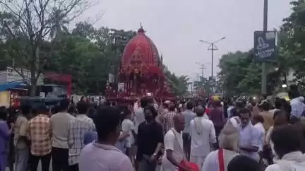ଛତ୍ରପୁର: ବ୍ରହ୍ମପୁର କୋର୍ଟପେଟା ଠାରେ ବେଶ୍ ଧୁମଧାମରେ ଅନୁଷ୍ଠିତ ହେଲା ଘୋଷଯାତ୍ରା, ଯୋଗଦେଲେ ବ୍ରହ୍ମପୁର ବିଧାୟକ