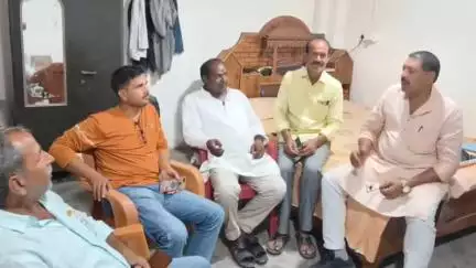 कल्याणपुर: अहिरौलिया में 28 जून को राजाबाजार में आयोजित कुशवाहा समाज की महत्वपूर्ण बैठक के संबंध में बैठक