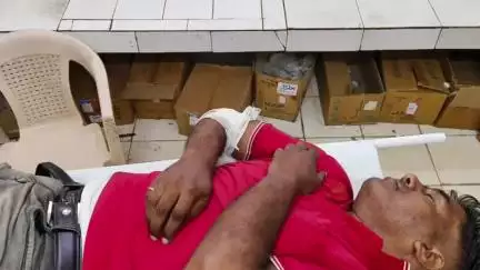 दुधि: किरबिल गांव के समीप एक ट्रक ने पिकअप में मारी जोरदार टक्कर, दो लोग हुए घायल