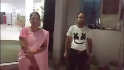 जबलपुर: गोरखपुर: थाने के बाहर रोती रही महिला, पुलिस ने नहीं लिखी रिपोर्ट!