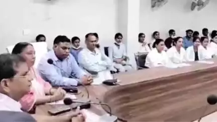 तिलहर: राजकीय मेडिकल कॉलेज में पुलिस की पाठशाला का आयोजन, सीओ ने बताए साइबर सुरक्षा के उपाय