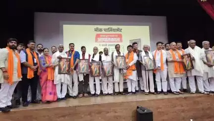 कोल: मंत्री कपिल देव अग्रवाल ने मॉक पार्लियामेंट कार्यक्रम में की शिरकत, साथ ही राजकीय आईटीआई का किया निरीक्षण