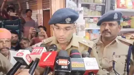 कानपुर: जगन्नाथ यात्रा के दौरान पनकी महंत और पुलिस प्रशासन के बीच नोकझोक के बाद थानाप्रभारी बादशाहीनाका को किया गया निलंबित
