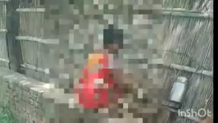 निघासन: तिकुनिया कोतवाली क्षेत्र के एक गांव में महिला कच्ची शराब बेचती दिखी, कानून को ठेंगा दिखाते हुए नजारा, वीडियो हुआ वायरल