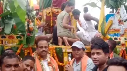 ବରଗଡ: ବରଗଡ଼ ବିଧାୟକ ଭଟଲି ଛକ ଓ ଅନ୍ୟାନ୍ୟ ସ୍ଥାନରେ ଅନୁଷ୍ଠିତ ମହାପ୍ରଭୁଙ୍କ ରଥଯାତ୍ରାରେ କଲେ ଯୋଗଦାନ