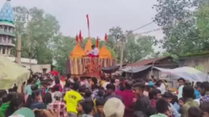कुकड़ू: प्रशासन की मौजूदगी में कुकड़ू में महाप्रभु के लिए धूमधाम से निकली रथ यात्रा