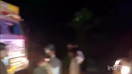 प्रतापगढ़: पीपलखूंट क्षेत्र में टेंपो और बस पर पथराव, 3 महिलाएं घायल, भीड़ ने एक हमलावर को पकड़ा, दूसरा जंगल में फरार