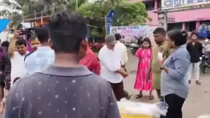 କେନ୍ଦ୍ରାପଡା: ହଇଜା ରୋଗକୁ ଦୃଷ୍ଟିରେ ରଖି କେନ୍ଦ୍ରାପଡ଼ା ଜିଲ୍ଲାର ରଥ ଦାଣ୍ଡରେ ହେଉଥିବା ଜଳଛତ୍ର କାର୍ଯ୍ୟକ୍ରମକୁ ବନ୍ଦ କଲେ କେନ୍ଦ୍ରାପଡ଼ା ଜିଲ୍ଲାପାଳ ।