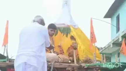 लुण्ड्रा: लुण्ड्रा थाना अंतर्गत ग्राम पंचायत दोरना में जगन्नाथ रथ यात्रा में सरगुजा सांसद चिंतामणि महाराज शामिल हुए