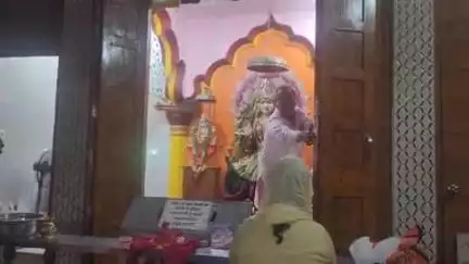 खंडवा नगर: खंडवा: माता लक्ष्मी मंदिर में शयन आरती का आयोजन किया गया