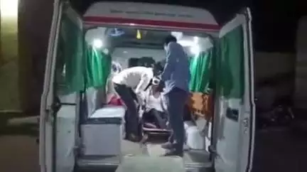 बिसौली: बदायूं के उसहैत कस्बे के पास ट्रैक्टर ने बाइक सवार पिता-पुत्र को मारी टक्कर, दोनों घायल हुए