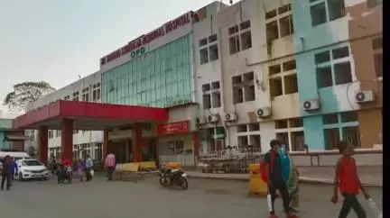 रायपुर: मेकाहारा हॉस्पिटल में महिला के कपड़े से मोबाइल चोरी करने वाला आरोपी गिरफ्तार