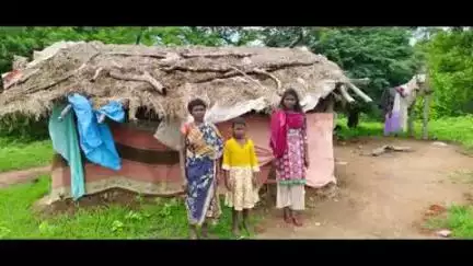 राजिम: कमार जनजाति के मासूम: मां नहीं, पिता जेल में, सपनों का सहारा बनी नानी, मामला ग्राम पंचायत बारुका के कमार पारा