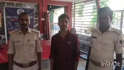 मधेपुरा: सदर थाना पुलिस ने पुरानी बाजार से 22 लीटर देसी शराब के साथ कारोबारी पंकज कुमार को गिरफ्तार किया