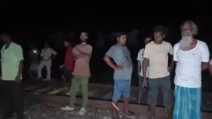 বইটামাৰী: যোগীঘোপাত ৰে'ল ইঞ্জিনৰ খুন্দাত এজনৰ মৃত্যু, শুক্ৰবাৰে নিশা ঘটনাস্থলীতে উপস্থিত হৈ  মৃত্যুদেহ উদ্ধাৰ কৰে ৰেলৱে আৰক্ষীয়ে