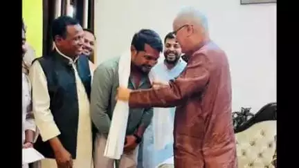 राजिम: गरियाबंद प्रवास पर पहुंचे पूर्व मुख्यमंत्री भूपेश बघेल, पार्षद निरंजन प्रधान कांग्रेस में शामिल हुए