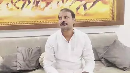 इटावा: सदर इलाके में सपा नेता ने अपने शीर्ष नेता पर उठाए सवाल, दांदरपुर में हुई घटना पर कहा- दोनों पक्षों को बुलाना चाहिए था